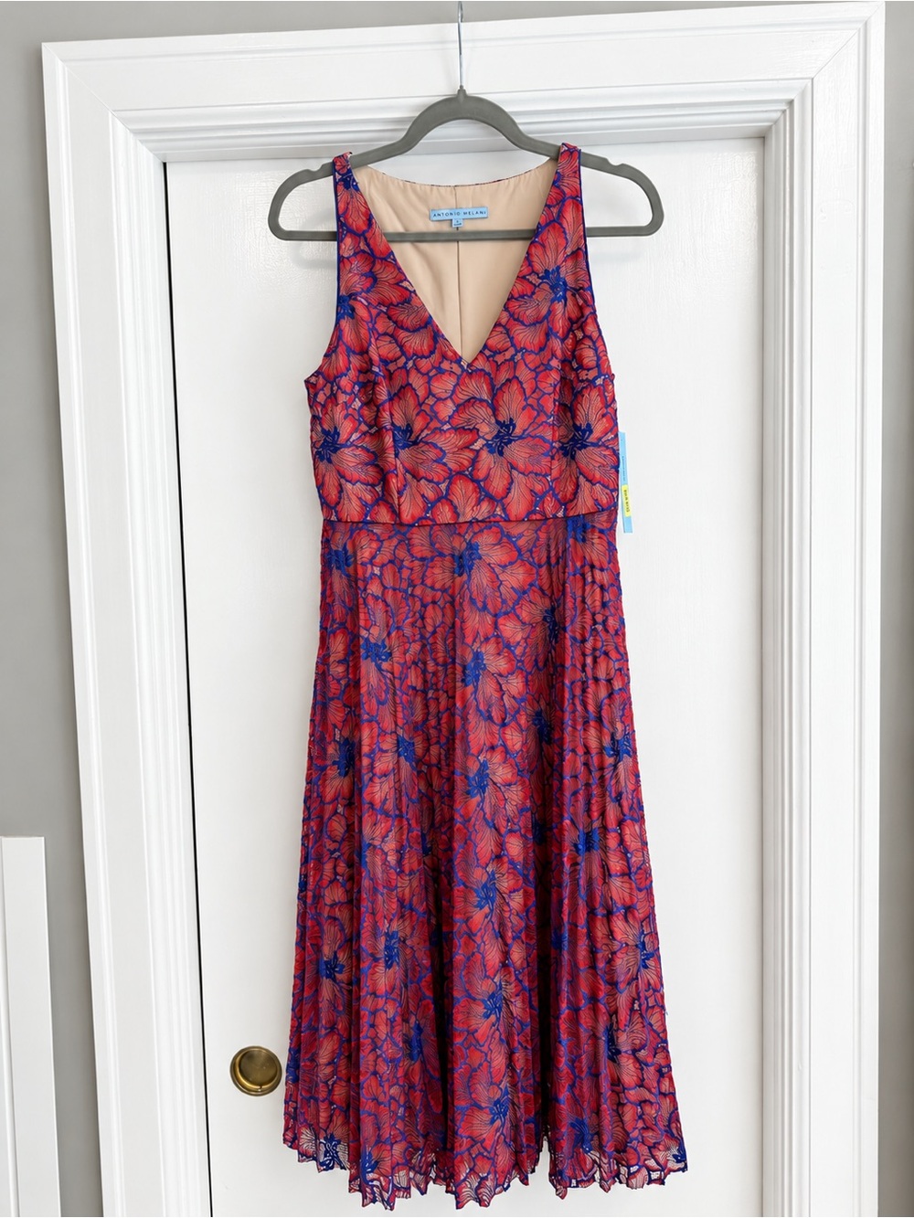 NWT ANTONIO MELANI Floral V-Neck Sleeveless Midi Dress in Red and Blue, Size 4